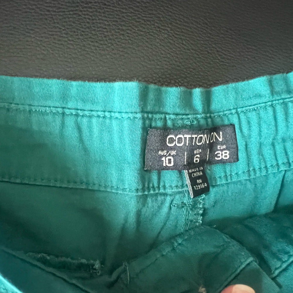 Shorts - Picture 3 of 3